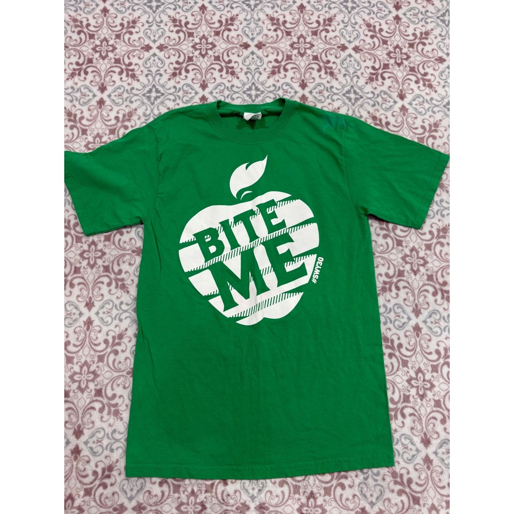 Fruit of the Loom Paddy Devils Apple Whiskey Bite Me Graphic T-Shirt Green Small